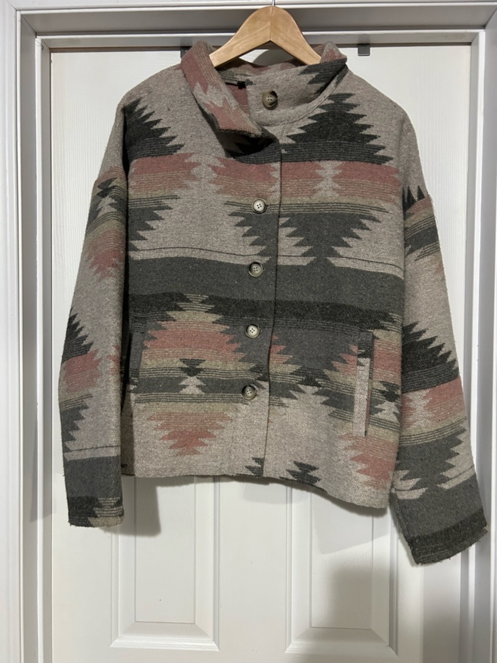 Blue B Collection Woven Patterned Button-Up Jacket (Medium)